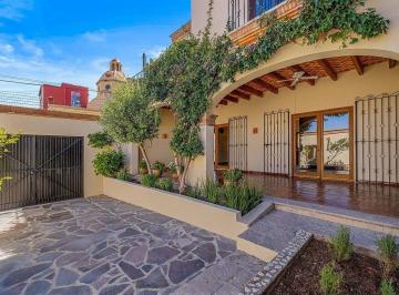 a6a2e71aaaea2c9454423e76a2cd99f15770a31de652ebe83bc01a56f8c526c9 · Casa en San Miguel de Allende con 4 Recámaras, Casita Independiente y Terraza
