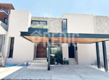 Casa de 4 habitaciones, Querétaro · Casa en Renta en Altozano