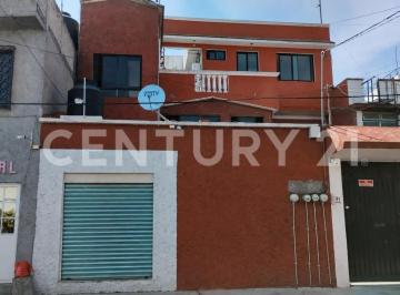 Casa · 220m² · 8 Recámaras · 3 Estacionamientos · Casa en Venta