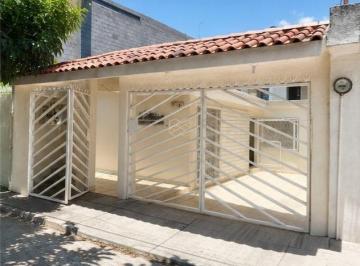 Casa · 243m² · 3 Recámaras · 2 Estacionamientos · Casa en Panorama