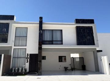 Casa de 3 habitaciones, Arteaga · Se Renta Casa en Fracc. Santa Elena 3er Sector