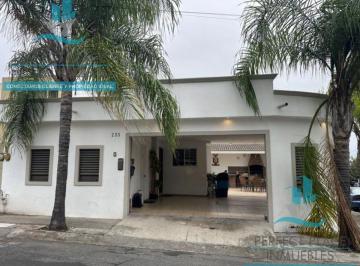 Casa · 177m² · 2 Recámaras · 3 Estacionamientos · Casa en Venta, Juarez N. L.