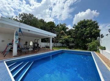 Casa · 675m² · 3 Recámaras · 3 Estacionamientos · Casa en Venta en El Centro de Merida, Santiago