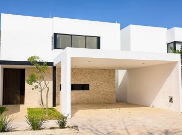 Casa · 467m² · 3 Recámaras · 2 Estacionamientos · Casa en Venta en Privada, Temozón Norte
