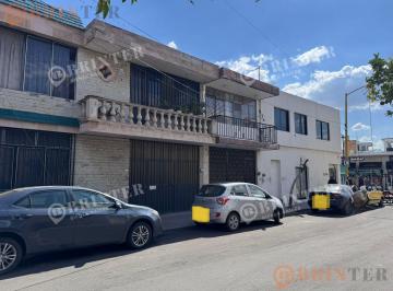 Casa · 122m² · 3 Recámaras · 1 Estacionamiento · Casa en Venta Zona Centro, a 20 m de Zaragoza