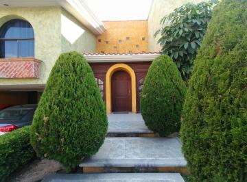 Casa · 355m² · 3 Recámaras · 4 Estacionamientos · Casa en Venta en Pulgas Pandas