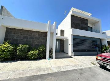 668425fbbeca6b455a5e44453c45722f814d0e7bc212b6e2bccb05e125da0add · Casa en Venta en Villas Coloniales Sector Asturias. Apodaca, N. L.