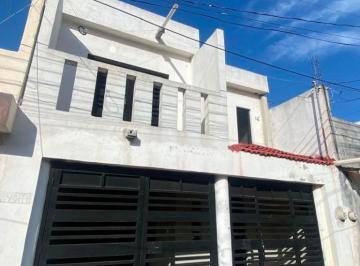 Casa de 3 habitaciones, Monterrey · Casa de 3 Recámaras en Venta en Barrio San Carlos