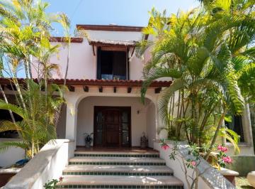 Casa · 812m² · 5 Recámaras · 3 Estacionamientos · Casa en Residencial Campestre