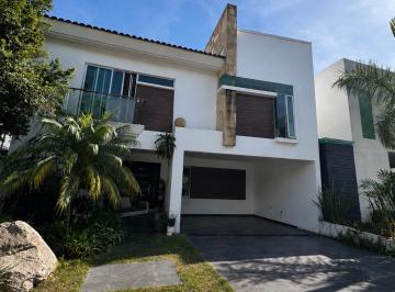 Fachada · Casa en Fraccionamiento El Manantial