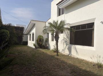 Jardín lateral derecho · Casa en Venta en Estrella del Sur