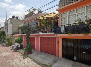 Casa de 3 habitaciones, Nezahualcóyotl · Remate Bancario en Nezahualcoyotl, Estado de Mexico
