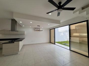 Casa · 165m² · 3 Recámaras · 2 Estacionamientos · Casa en Fraccionamiento Altaria Residencial
