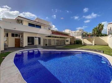 Casa · 870m² · 7 Recámaras · 5 Estacionamientos · Casa Extraordinaria en Supermanzana 15 / Extraordinary Home in Sm 15