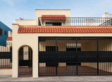 Casa de 4 habitaciones, Mérida · Casa en Renta en Mérida, Gran Santa Fe Norte. Amueblada