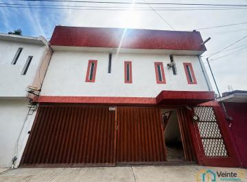 Casa · 169m² · 4 Recámaras · 2 Estacionamientos · Casa en Venta en Plazas de Amalucan, con Recámaras en Planta Baja