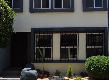 Casa · 110m² · 3 Recámaras · 2 Estacionamientos · Venta de Casa en Lomas del Marmol Puebla