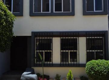 Casa · 110m² · 3 Recámaras · 2 Estacionamientos · Venta de Casa Hospital La Margarita