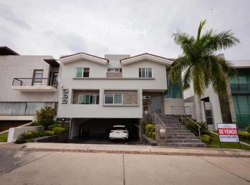 1 · Casa en Venta Frente a Parque, Elmanantial, Tlajomulco
