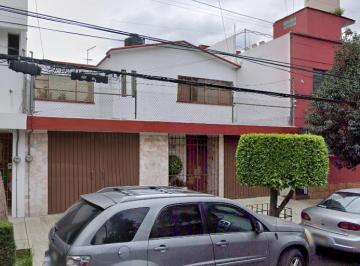 Casa de 4 habitaciones, Coyoacán · Casa en Venta en Coyoacan