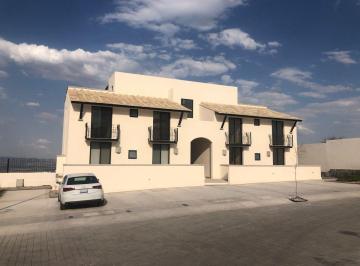 Departamento de 2 habitaciones, El Marqués · Departamento con Vista Al Campo de Golf en Renta