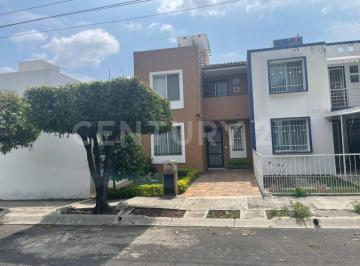 Casa · 90m² · 3 Recámaras · 1 Estacionamiento · Se Renta Casa Real Hacienda Villa de Alvarez, Colima