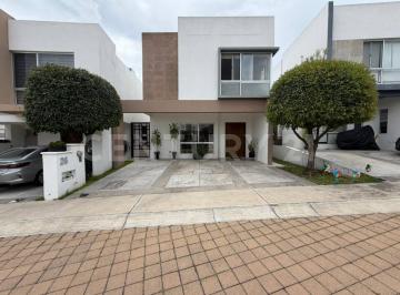 Casa · 195m² · 3 Recámaras · 3 Estacionamientos · Venta de Casa en Cumbres Provenza