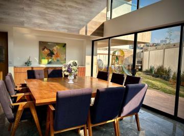 Casa · 480m² · 3 Recámaras · 6 Estacionamientos · Casa Bosque Real en Privada y Cerrada (Girasoles)