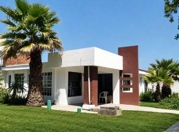 Casa · 98m² · 3 Recámaras · 20 Estacionamientos · Casa en Venta en San Luis Mextepec, Zinacantepec, México.
