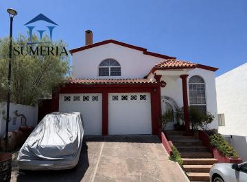 081aec08c0dfb09892defffded3d323497d121c91874c150dac6f2539672be80 · Residencia en Venta en Puerta de Hierro
