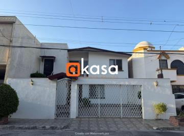Casa de 3 habitaciones, Monterrey · Casa en Venta en Colonia Jardines de La Roma, Monterrey.
