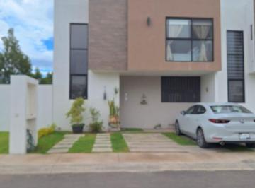 Casa en condominio de 3 habitaciones, Corregidora · Casa en Esquina Venta Privada Carlota