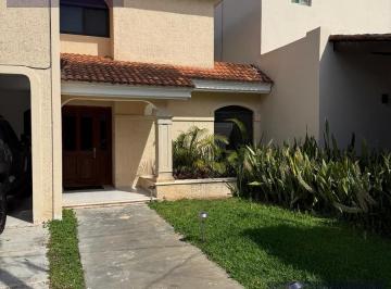 Casa de 3 habitaciones, Mérida · Casa en Venta en Monterreal Merida