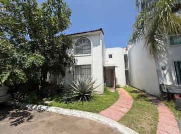 Casa de 3 habitaciones, San Pedro Tlaquepaque · Casa en Venta en San Pedro Tlaquepaque