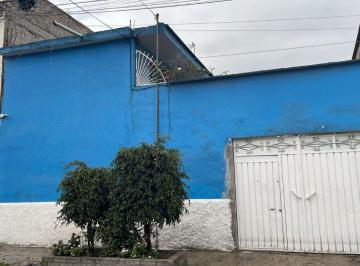 Casa de 3 habitaciones, Nezahualcóyotl · Casa Espaciosa E Iluminada de Dos Plantas