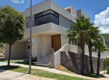 Casa de 3 habitaciones, San Luis Potosí · Increíble Casa con Vista Panorámica a La Ciudad