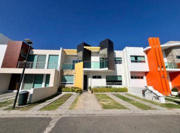 Casa en condominio de 4 habitaciones, San Juan del Río · Casa en Venta en Claustros del Río, Sjr, Querétaro.