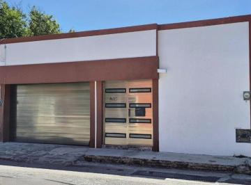 Casa · 453m² · 6 Recámaras · 3 Estacionamientos · Casa en Venta en El Centro Mérida, Yucatán (Remodelada)