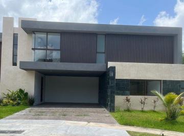 Casa · 500m² · 5 Recámaras · 4 Estacionamientos · Casa en Venta en Parque Natura, Cholul, Mérida Yucatán (Eb - Wt6744)