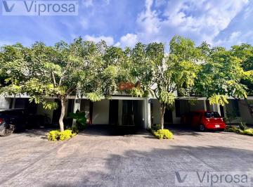 Casa · 154m² · 3 Recámaras · 2 Estacionamientos · Casa en Ciudad Granja
