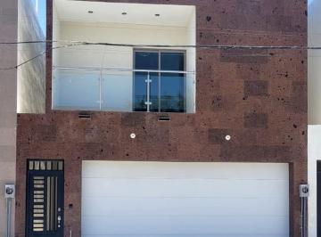 Casa · 220m² · 3 Recámaras · 2 Estacionamientos · Casa en Venta Fracc. Moderno Reynosa, Tamps