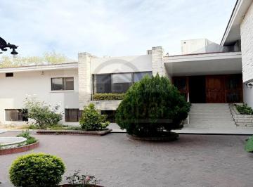 Casa · 1227m² · 7 Estacionamientos · Excelente Casa Amplia en Venta Para Remodelar a Una Cuadra de Calzada San Pedro Gg Nl