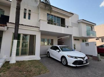 Casa en condominio · 209m² · 3 Recámaras · 2 Estacionamientos · Casa en Venta Frente a Parque Coto Granada Nueva Galicia Tlajomulco