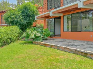 Casa · 213m² · 2 Recámaras · 1 Estacionamiento · Casa en Venta en La Entrada de Valle de Bravo