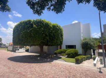 Casa en condominio de 4 habitaciones, Querétaro · Casa en Condominio en Renta en Juriquilla Querétaro