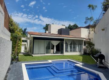 Casa · 281m² · 3 Recámaras · 3 Estacionamientos · Casa en Venta en un Solo Nivel, en Jardines de Cuernavaca.
