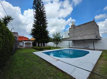 Casa · 180m² · 4 Recámaras · 5 Estacionamientos · Casa de 1 Nivel con Alberca, en Chiconcuac, Morelos.