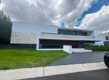 Casa de 4 habitaciones, Querétaro · Casa con o Sin Muebles en Renta en El Campanario, Qro