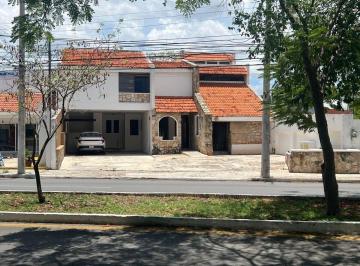 Casa · 350m² · 1 Recámara · 6 Estacionamientos · Casa Ideal Para Oficina Sobre Av Benito Juarez Norte - (4)