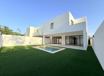 64fa4dd0c1f6bc4d1910eb6027dc93434d18cf63eb5d054a18d0ae8bfe73f470 · Casa a La Venta en Provincia Residencial con Campo de Golf y 4 Habitaciones